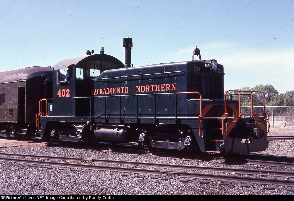 SN 402 at Sacramento RR Museum